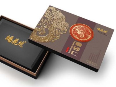 禮盒廠家搭配這樣的內(nèi)托，保健品包裝盒真上檔次
