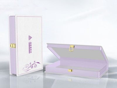 禮品包裝盒在進行覆膜工藝時，有色差嗎？