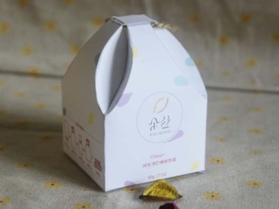 濟(jì)南包裝盒廠家設(shè)計的化妝品包裝盒，如何得到消費者認(rèn)可？